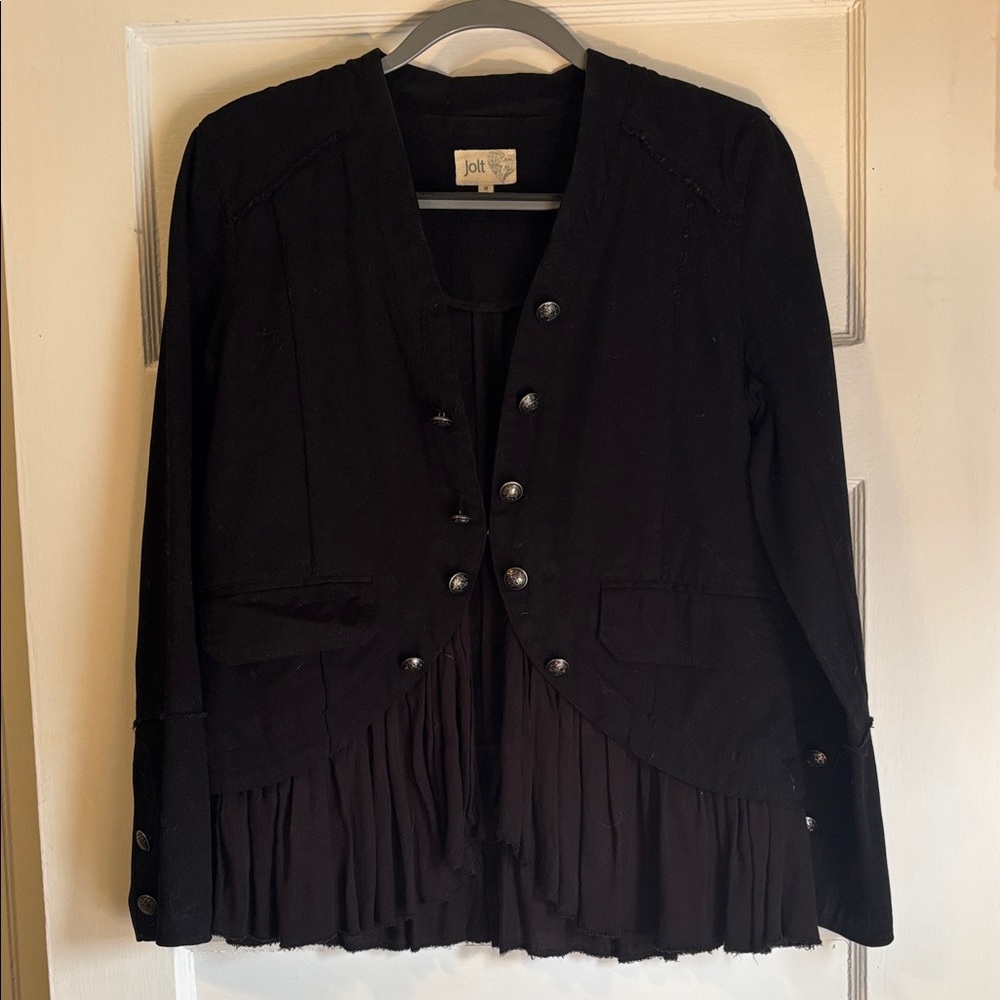 Jolt Women's Black Buttoned Blazer